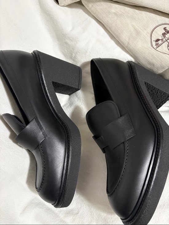 Hermes Black Leather Women's Classic Penny Loafers- Escarpins Didi 70. - Picture 3 of 5